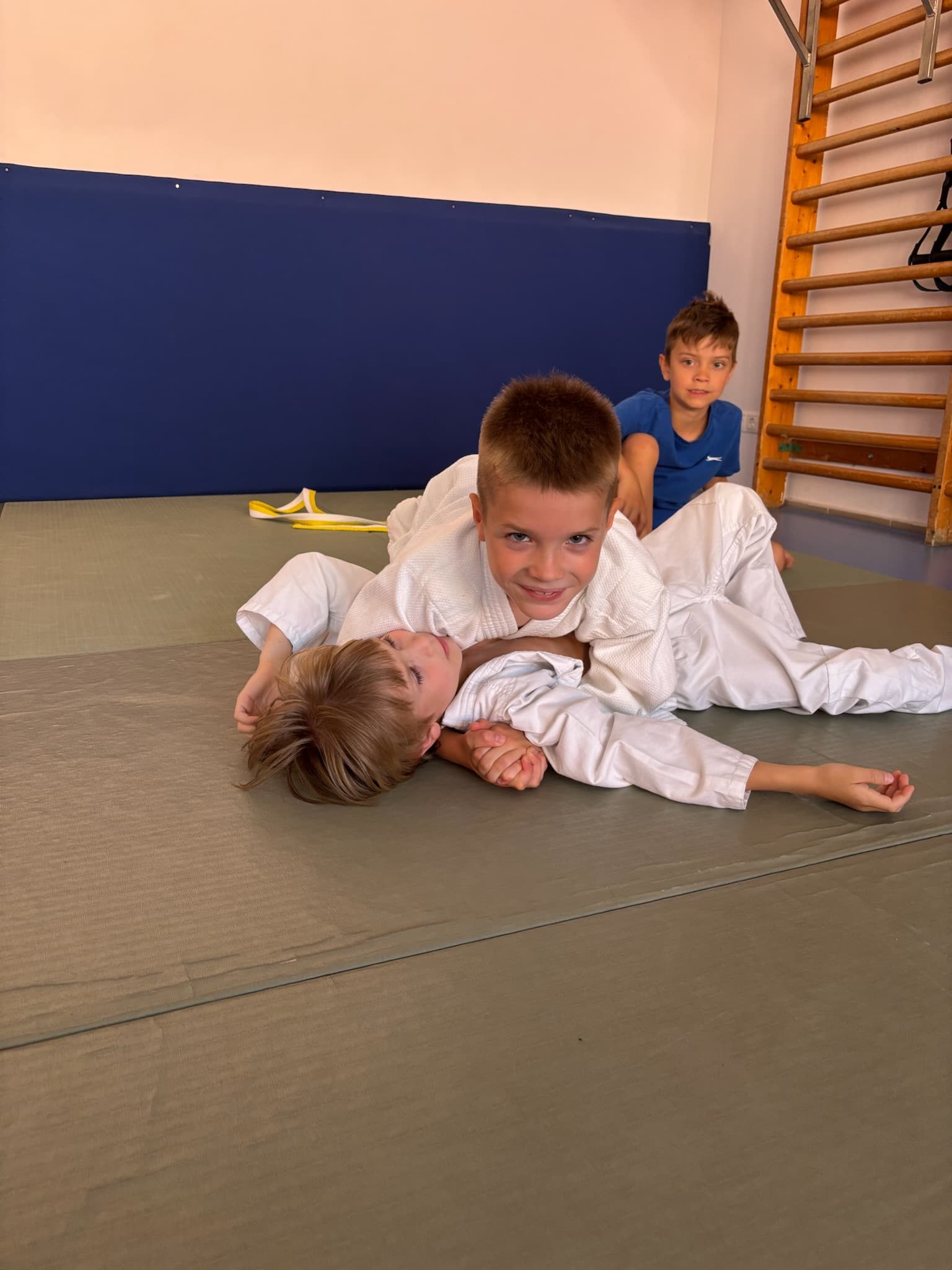 Judo ne-waza földharc technika gyakorlás gyermekekkel